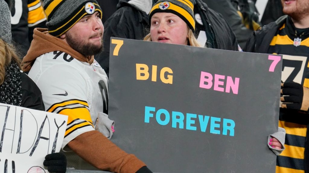 Big Ben Fans In His Last Regular Season Game...And In The Wild Card Game
